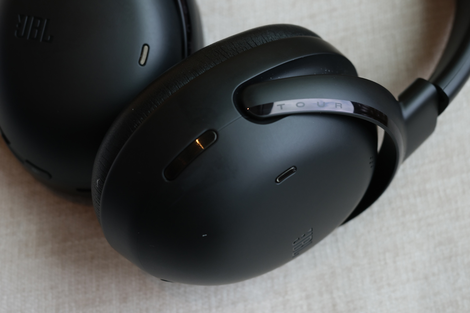 JBL Tour M3 review finish