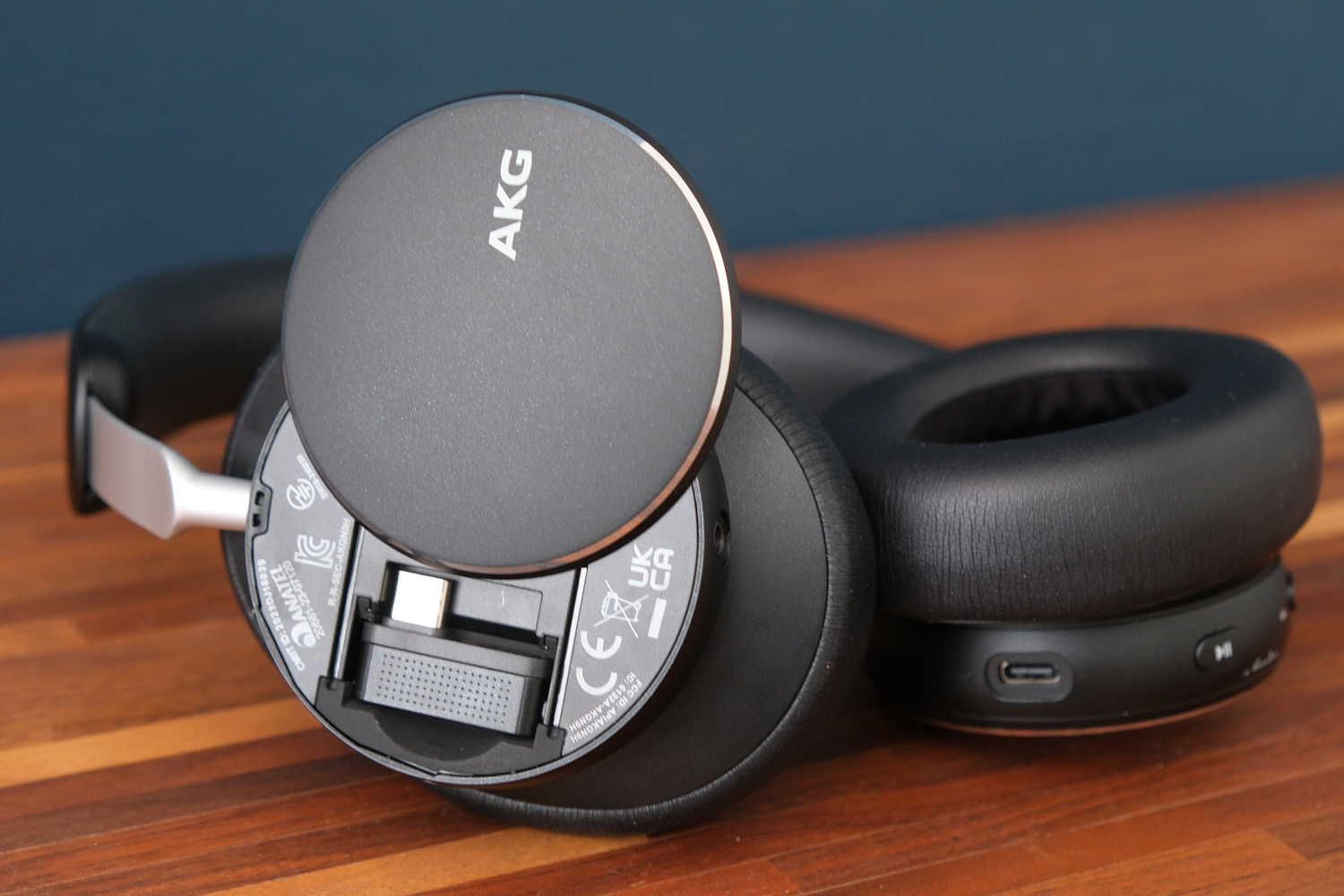 AKG N9 Hybrid review dongle cover