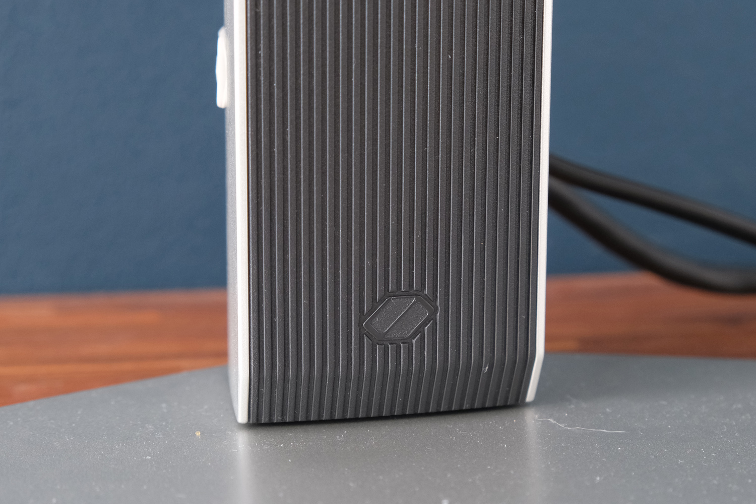 Samsung G81SF review stand details